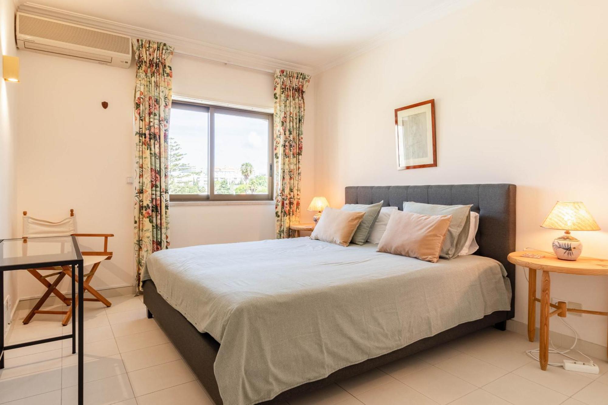 Central Cascais Apartment With Private Parking Buitenkant foto