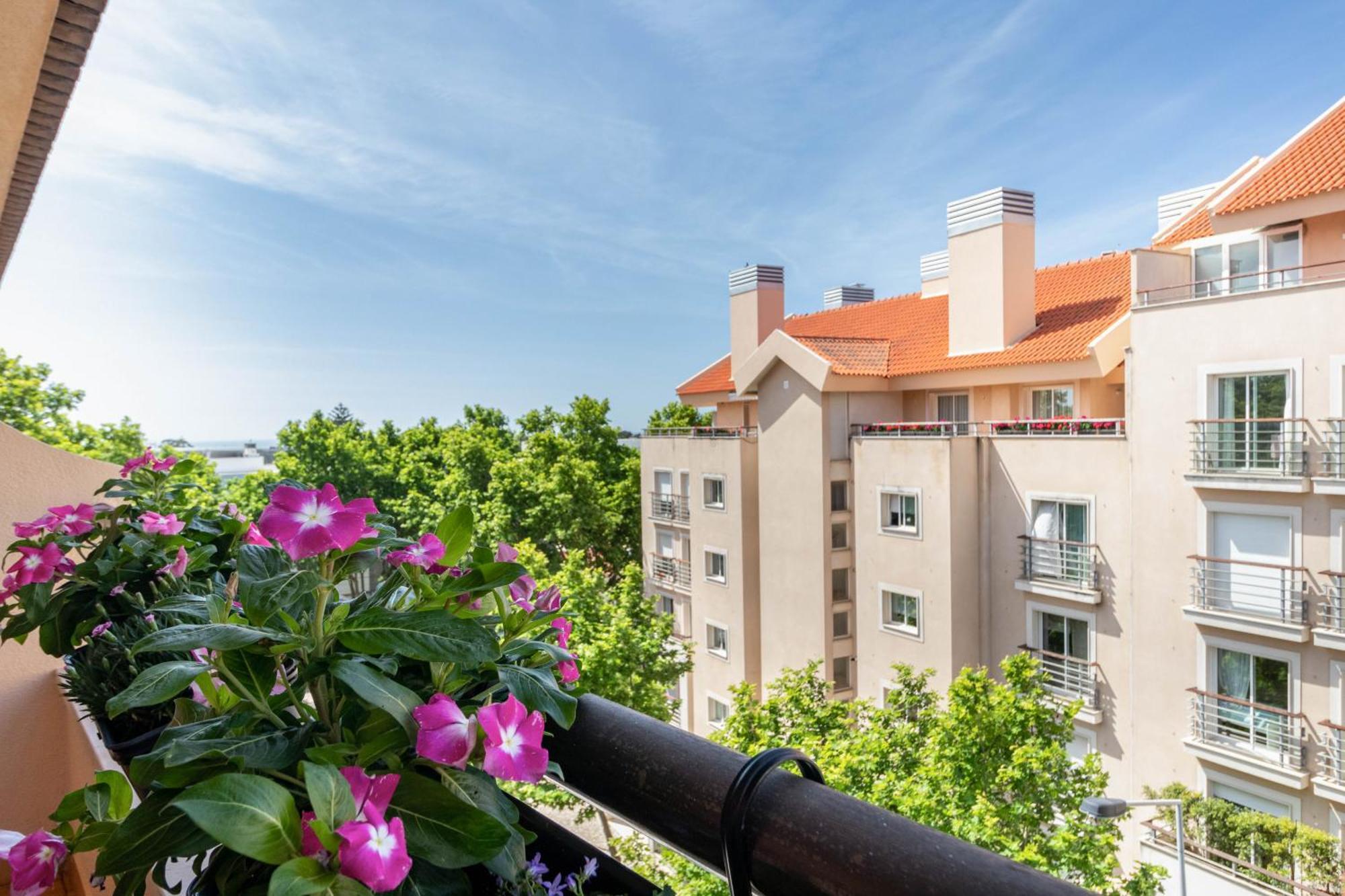 Central Cascais Apartment With Private Parking Buitenkant foto