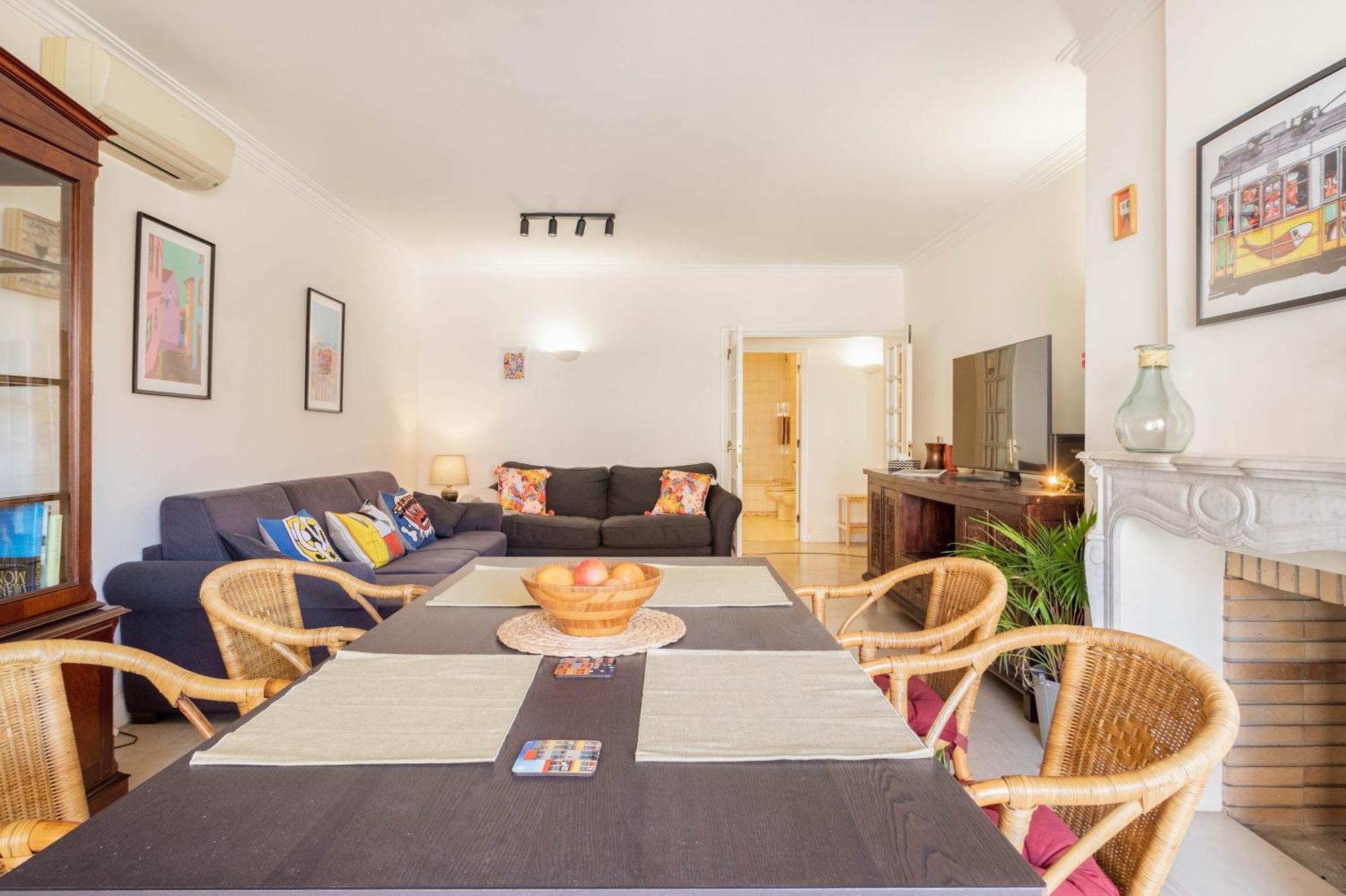 Central Cascais Apartment With Private Parking Buitenkant foto