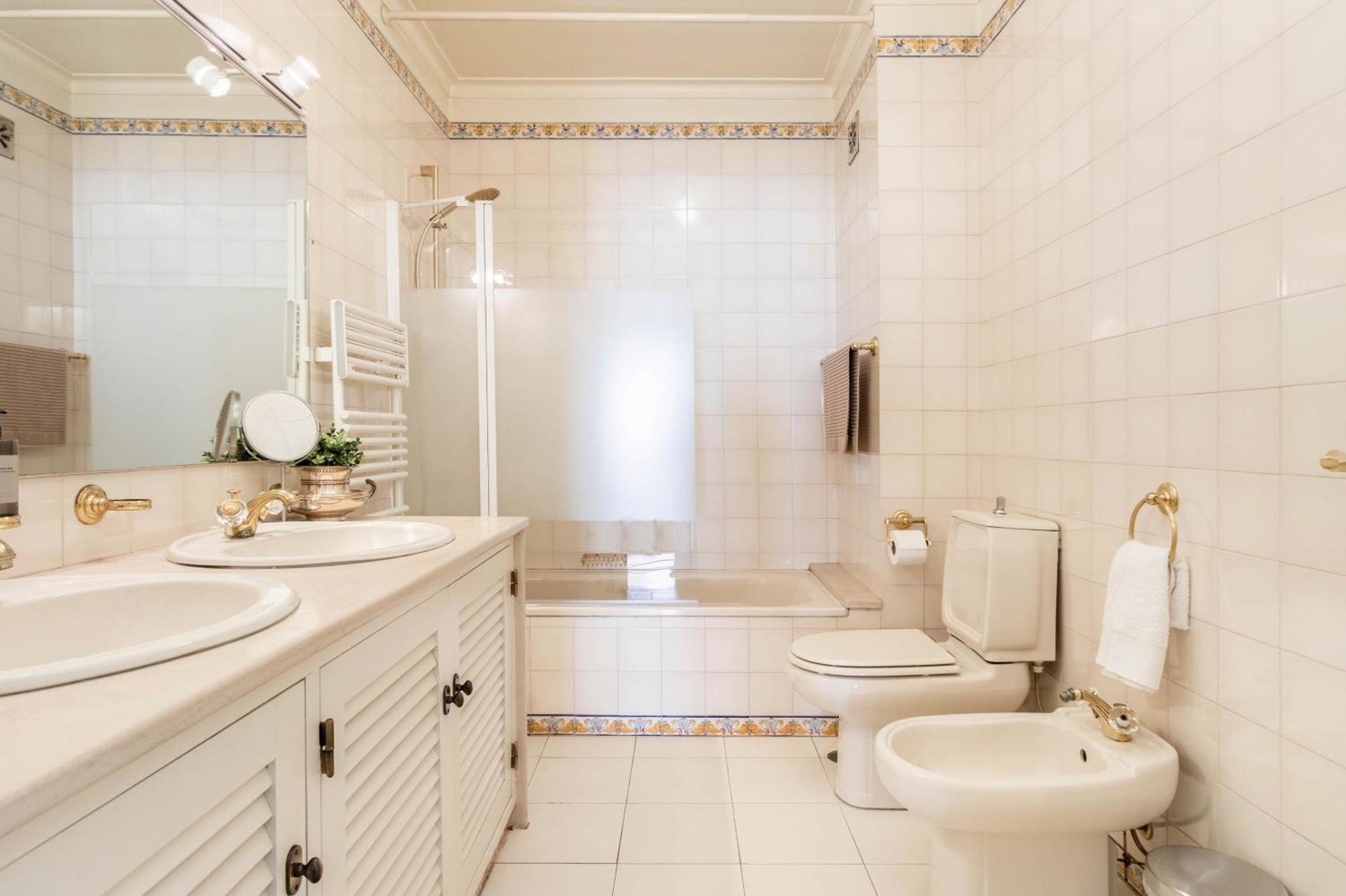 Central Cascais Apartment With Private Parking Buitenkant foto