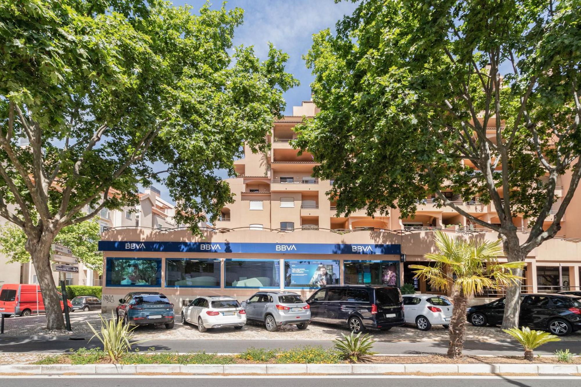 Central Cascais Apartment With Private Parking Buitenkant foto
