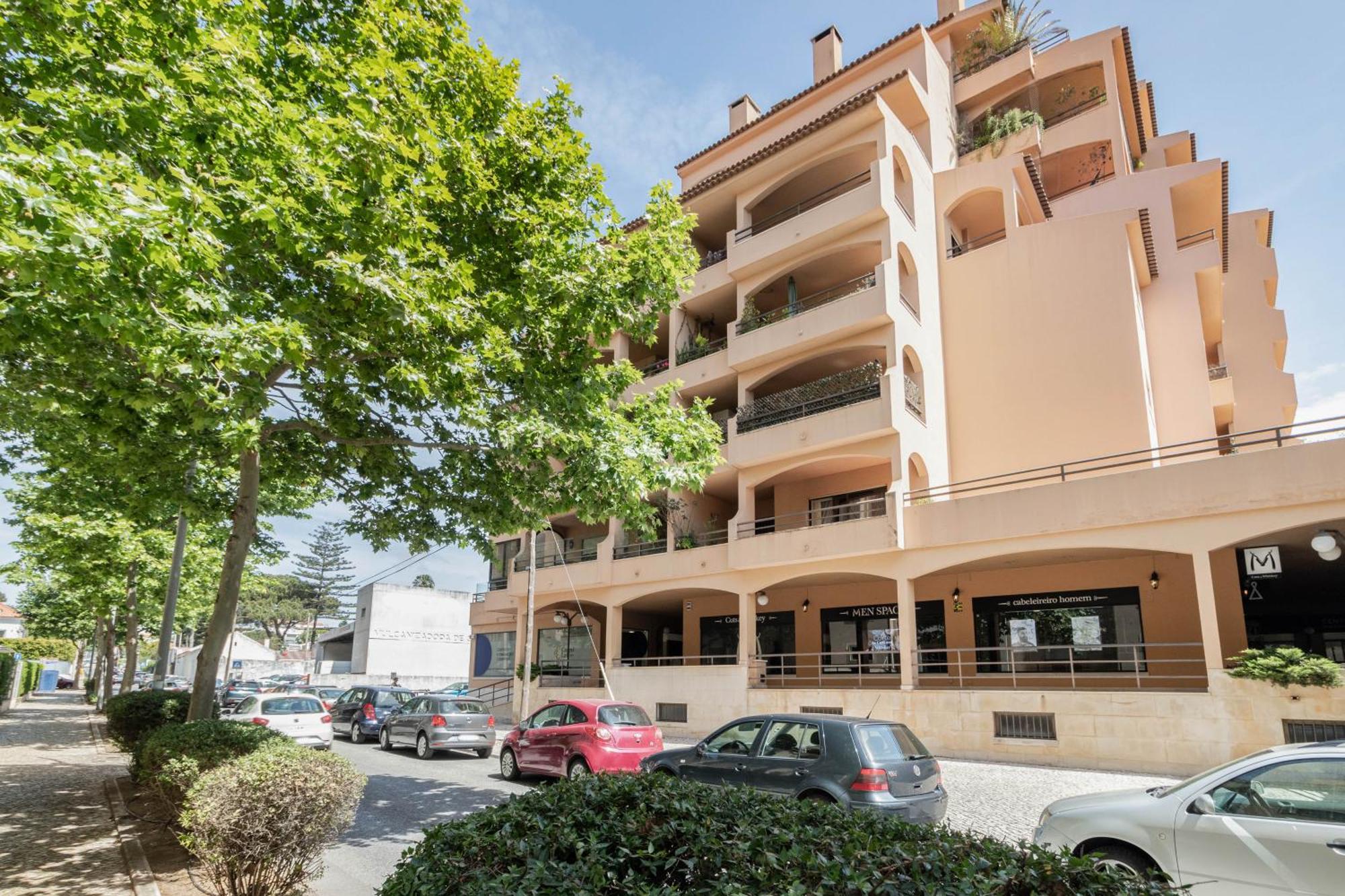 Central Cascais Apartment With Private Parking Buitenkant foto